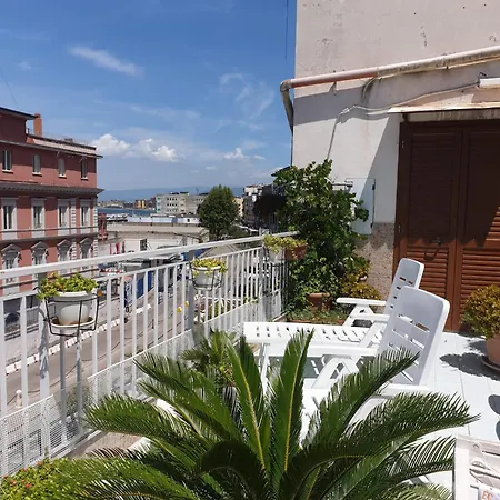 La Terrazza Sul Porto カステッランマーレ・ディ・スタービア